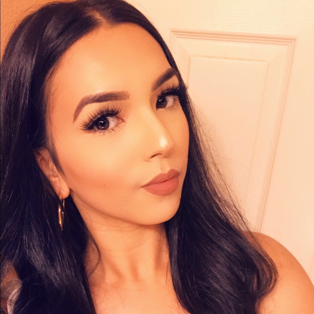 Meet your Posher, Stephanie